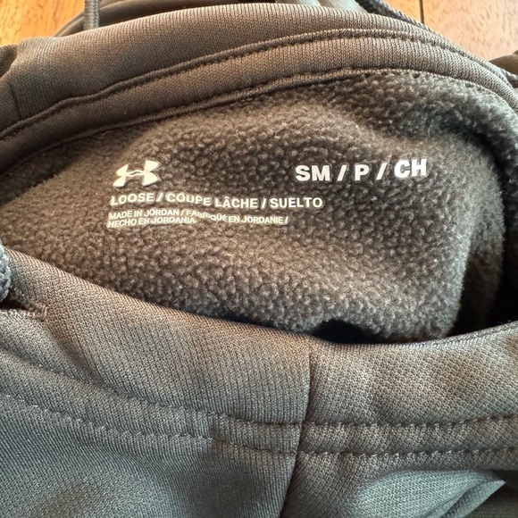 Men’s small under Armour hoodie sz small. Great condition - Picture 2 of 3